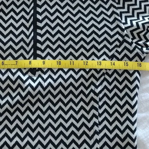 Black & White Long Sleeve Quarter Zip Mock Neck - Picture 16 of 16